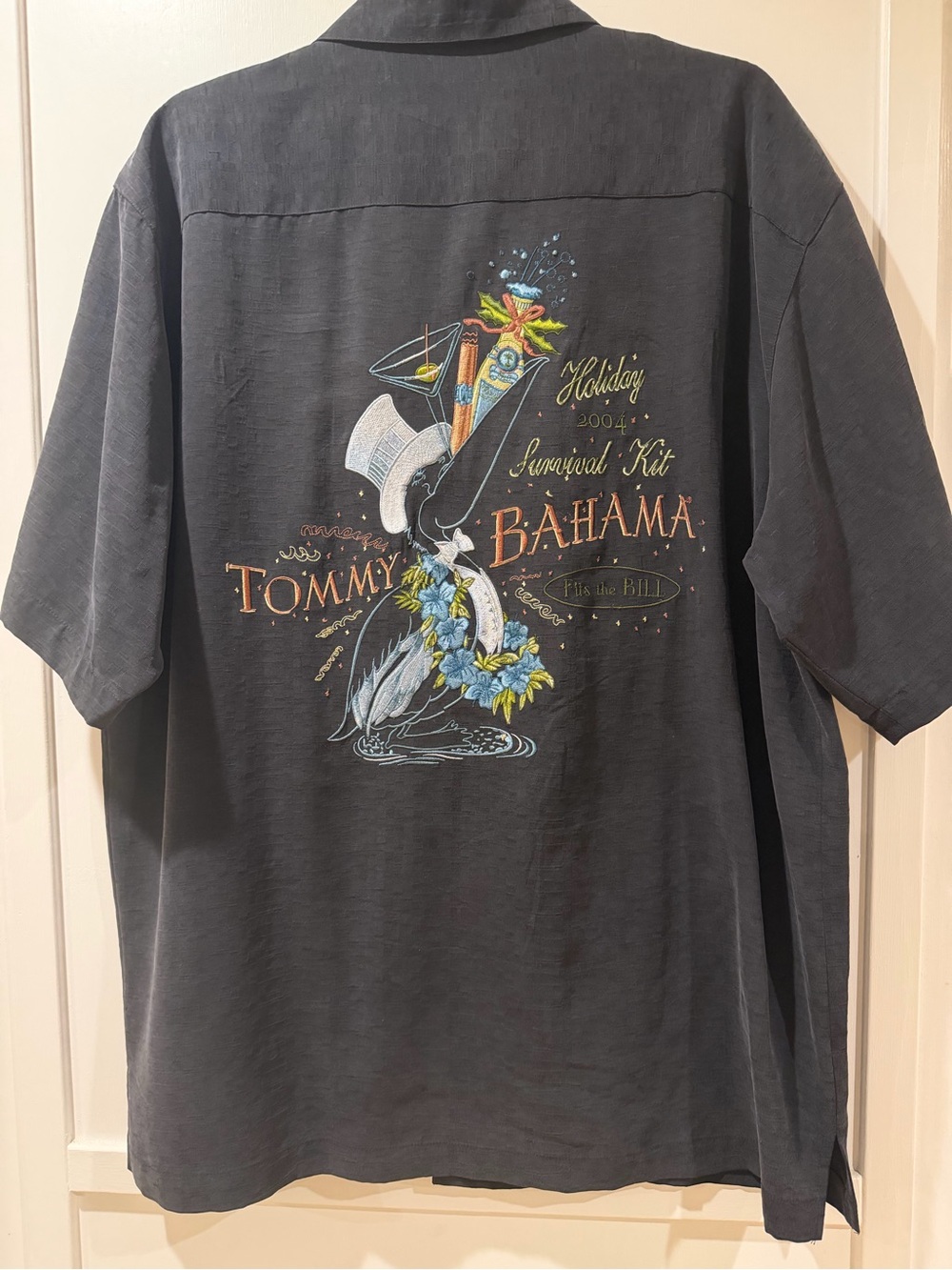 Tommy Bahama Vintage 2004 Short-Sleeve Black Silk Holiday New Year Shirt M